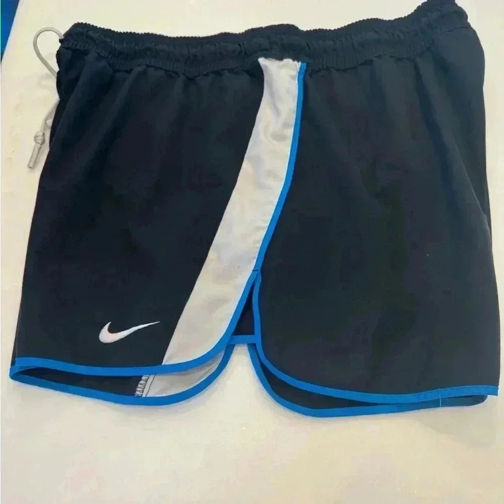 Nike men’s Dri fit shorts size XL excellent condition
